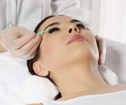 teinture de cils à La Roche-Posay près de Châtellerault dans la Vienne 86